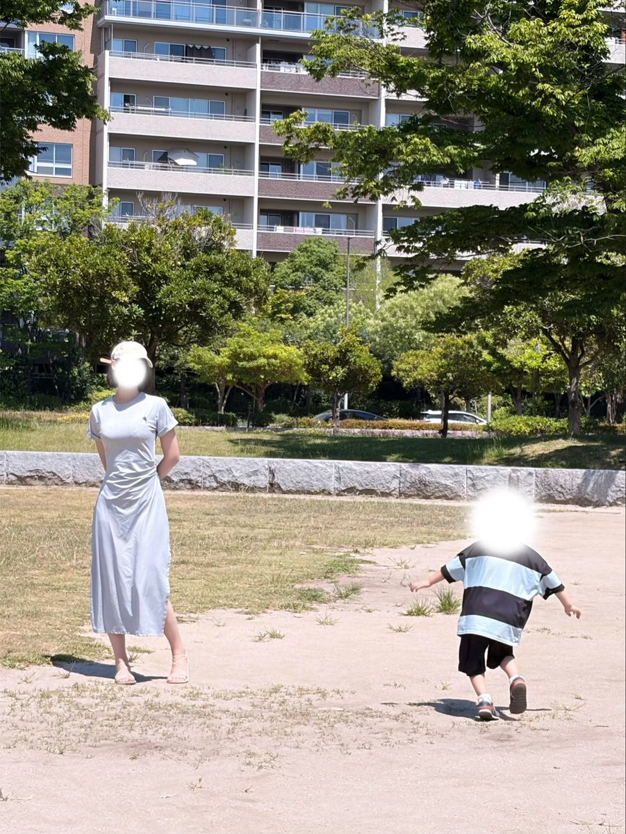 neru2mama's tweet photo. 家族で公園♪
長男は汗っかきだからびしょ濡れだった😑 https://t.co/TzRlgz8aoO