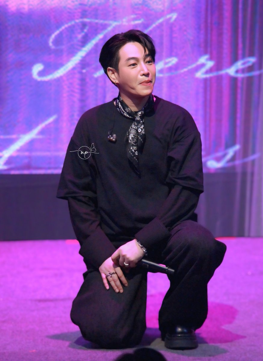 NPGoong's tweet photo. Still here. 🦋
#Peck_IGYFanmeet 
#PeckPaLitChoke #เป๊กผลิตโชค https://t.co/bX9oSNboXa