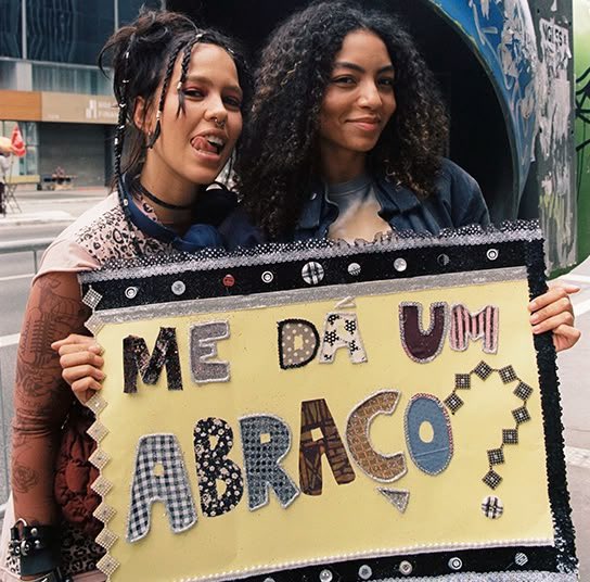 AnyGOnline's tweet photo. ANSIEDADE ATACADA! Confira algumas fotos do filme “As Dez Vantagens de Morrer Depois de Você”, longa-metragem onde Any Gabrielly é protagonista. 

Dia 29 de Outubro em todas as telas de cinema do Brasil. 🩵 https://t.co/Y7dlSLL05p