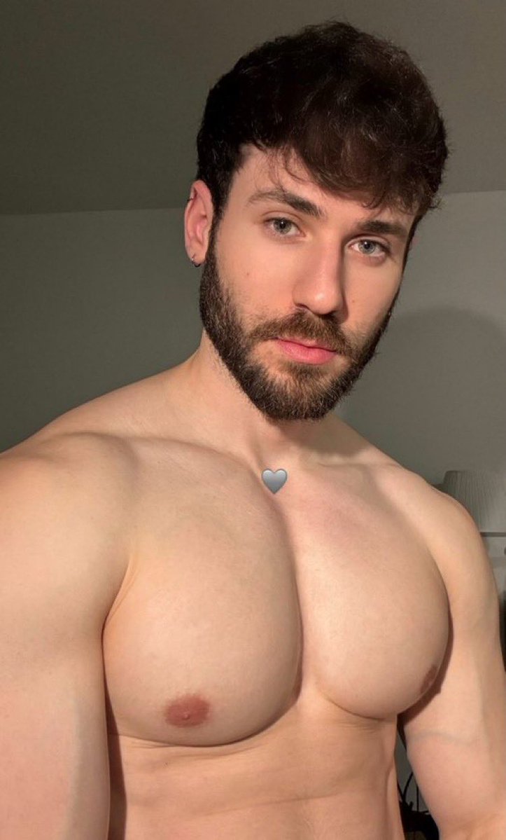 sway404_'s tweet photo. Big Pecs, no thoughts, this Hypno himbo found it easy to relax, even easier to sink deep and go blank when he doesn't wear a shirt. So easy to send Coach a quick report in selfie to show him how deep he is and how good he feels https://t.co/CQB439CaSP
