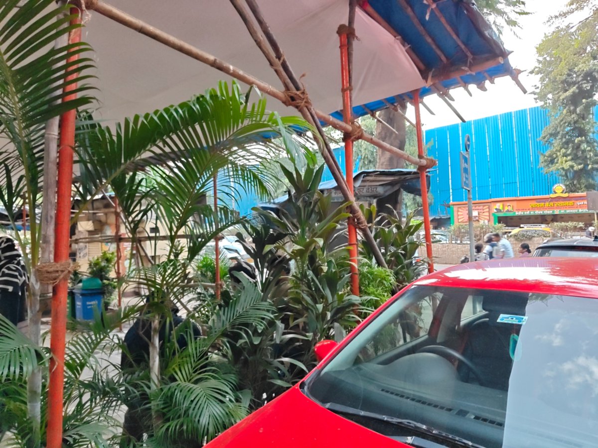 prithvi316's tweet photo. @mybmcWardFN @mybmc 
Trupti Restaurant Sion West has put up temporary shade in society complex which is encroaching on building parking premises. Please look into the same https://t.co/7sOBvvRMdT