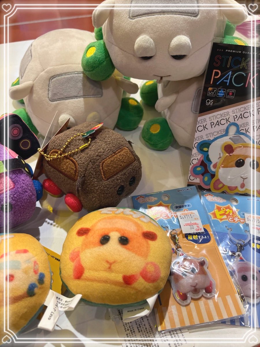 v00648vvz's tweet photo. モルカー入荷！🐹
少量ですが在庫の復活と新商品の入荷です！🐹🚘
たくさんお迎えに来て頂いてるので、不在だったらごめんなさい🙇‍♀️

看板POPも掲示中！
見に来てもらえると、担当スタッフが喜びます🥲❤️
通常定価から30％OFFの所
8/10（月）-16（日）までは、LINEの友達追加でそこから更に30%OFF！！ https://t.co/fmLAzsJL0y