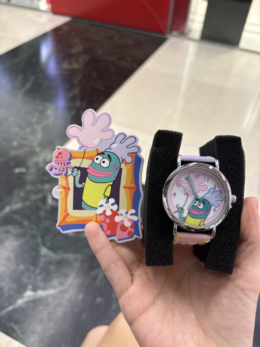 cheirlotte's tweet photo. BARU TAHU ADA BLIND BOX JAM TANGAN BIKINI BOTTOM 😭.. PENGEN BORONG PLISS, SELUCU ITU https://t.co/9BnoPnbjBq
