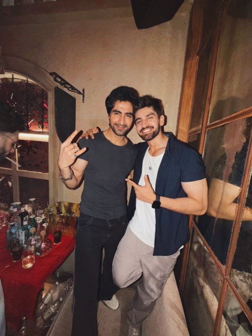 Avinashforever1's tweet photo. So happy to see them ❤️❤️❤️ Most awaited pic🔥
#AvinashMishra #harshadchopda #kkk15 #h2d2 #avinashians https://t.co/jX7sHZqc2s