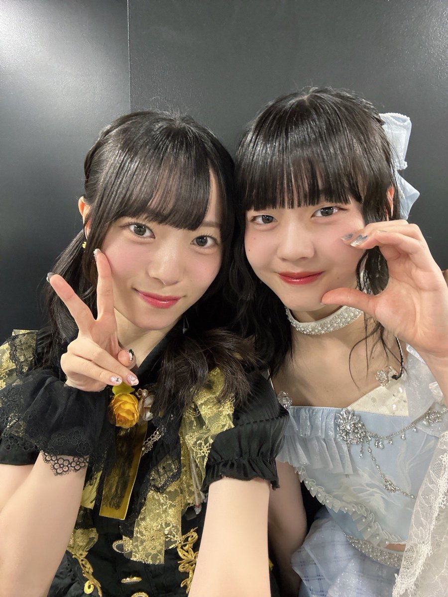 Rosy_Chronicle's tweet photo. #小野田華凜 です

『ハロ！コン2026』
わがままリクエストのコーナー
Juice=Juiceの遠藤彩加里さん、
つばきファクトリーの福田真琳さんと『Moonlight night ～月夜の晩だよ～』をパフォーマンスさせていただきました！

華やかで美しい雰囲気をまとった大好きなおふたりと一緒にパフォーマンスができて幸せでした♡

嬉しいことに…
ご一緒できた記念にツーショットも撮ってもらいましたっっ( ˶'-'˶)♡

#ハロプロ #ロージークロニクル