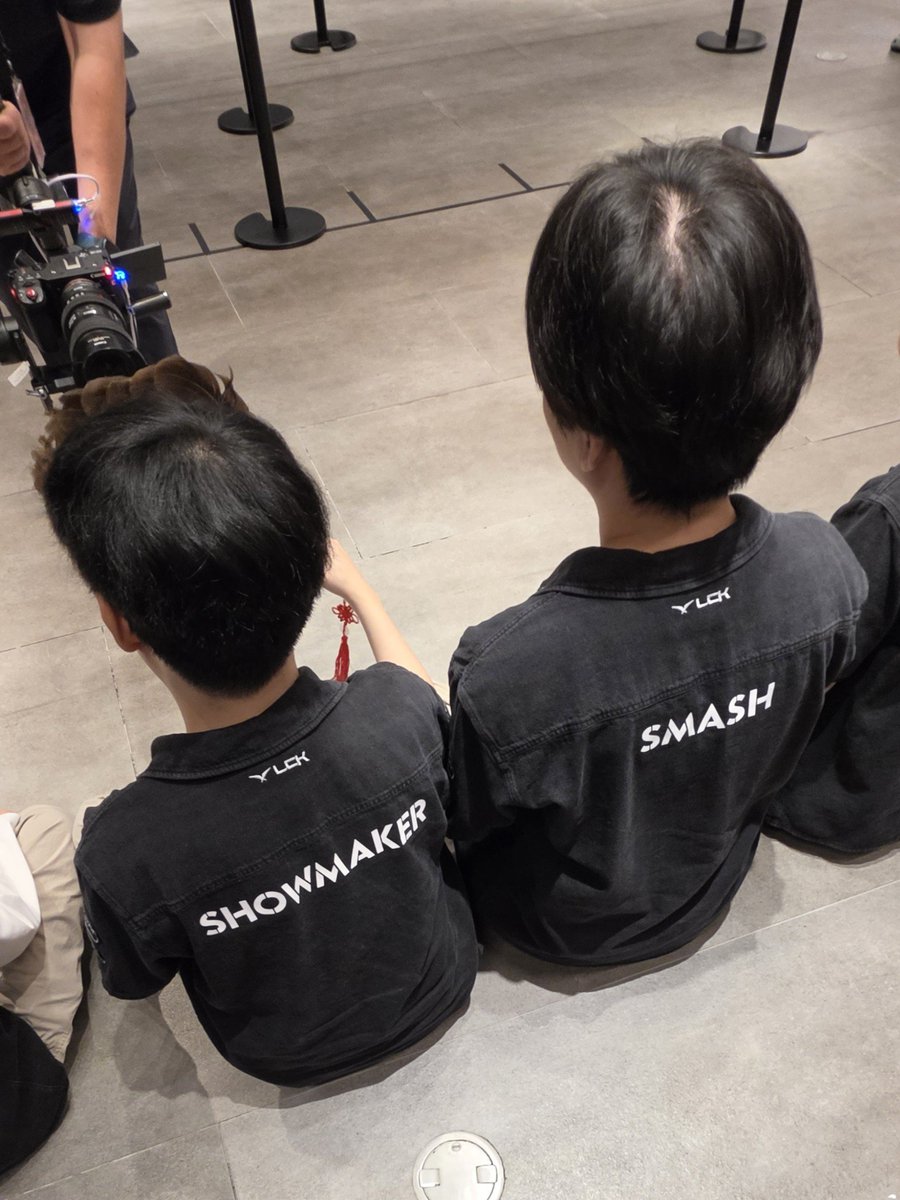 showxshow00's tweet photo. 대갈휘 죤혠 큰 아이들
정말 귀여워.. https://t.co/WL9QsYsU1S