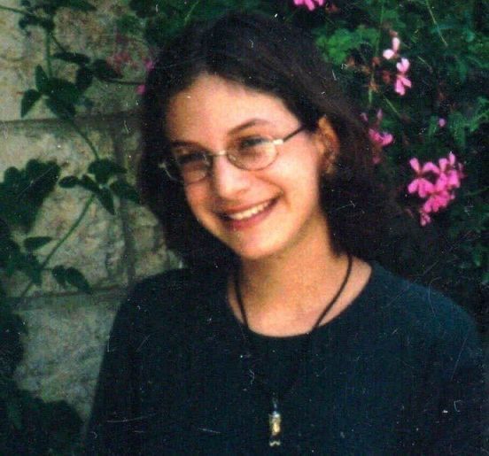 StandWithUs's tweet photo. Malki Roth was just 15 years old when she was murdered on August 9, 2001, in the Sbarro restaurant bombing in Jerusalem.

A Palestinian terrorist entered the crowded restaurant and detonated an explosive device, killing 16 people, including Malki and a pregnant woman, and injuring more than 100 others.

Today, we remember Malki and all those whose lives were taken in this horrific act of terrorism. May their memories forever be a blessing. 🕯️