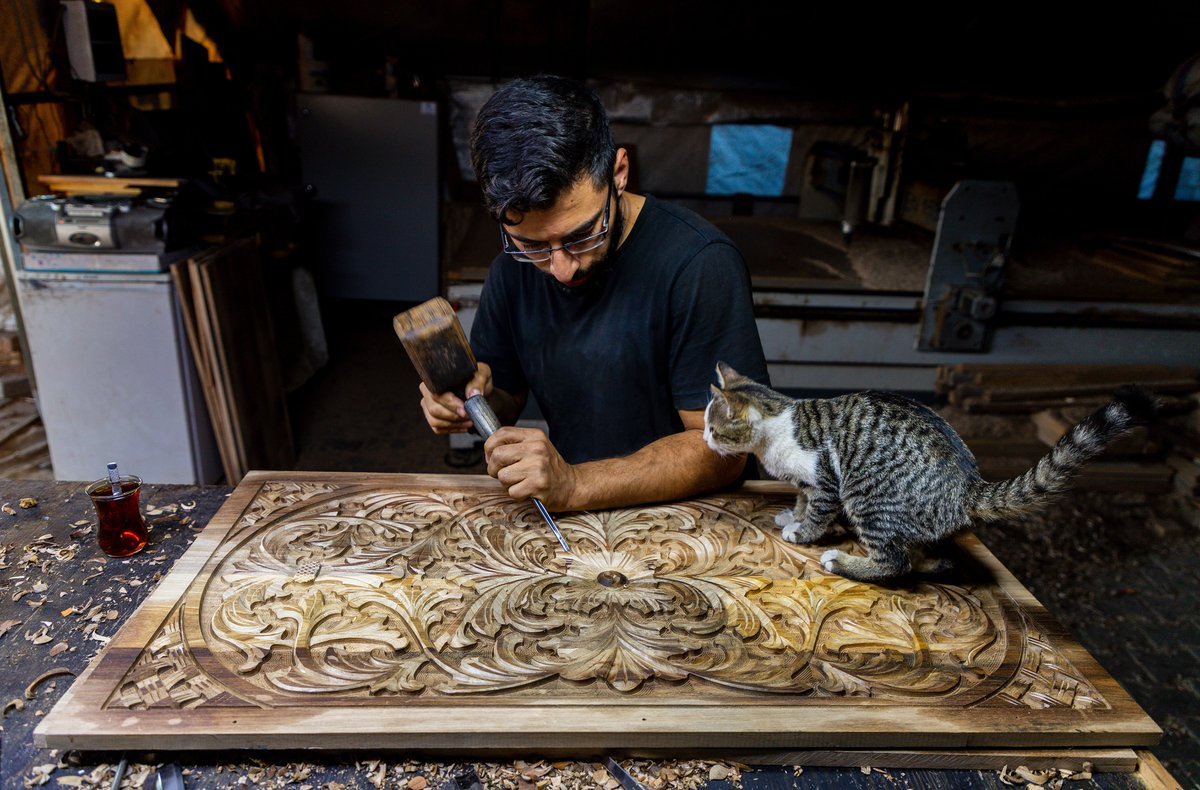 EUDelegationTur's tweet photo. Behind every detail is a skilled hand.

Mehmet Karaca’s photograph “Woodcarving”, selected for exhibition in the competition developed under the EU-funded #TASOP project and organised in cooperation with @tfsf_official 
🇪🇺🇹🇷 https://t.co/7RikKzTfHR