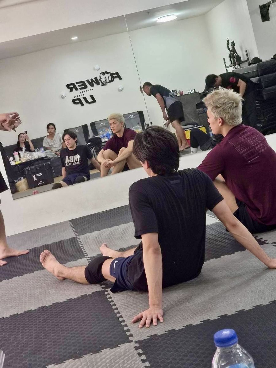 RoundOneSeries's tweet photo. MMA TRAINING DAY
เทรนกันต่อไม่หยุดคับ! ใกล้ต้องขึ้นสังเวียนแล้ว! 🥊😚✨ 

#RoundOneSeries #GMMTV
@Josswayar @gawincaskey https://t.co/qMXputio01