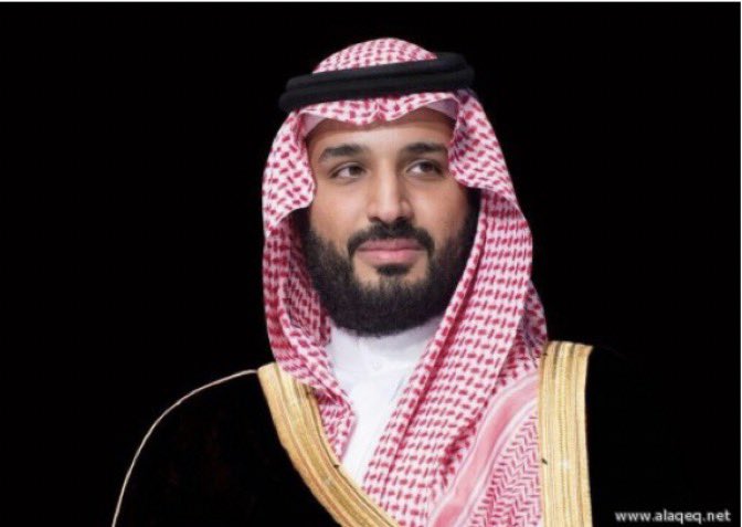 dr_fahad_harthi's tweet photo. أن تستطيع #السعودية، خلال أيام قليلة ، قيادة مسارين استراتيجيين بهذا الحجم الضخم ، فذلك دليل قوة ضاربة في السياسة الإقليمية.
المسار الأول: قيادة مبادرة #التحالف_البحري_الدفاعي  متعدد الجنسيات لحماية حرية الملاحة والممرات البحرية الدولية وإمدادات الطاقة، بمشاركة ممثلي 43 دولة في اجتماعه التأسيسي بالرياض، وإعلان 14 دولة منذ البداية دعمها لإنشائه ، مع استمرار انضمام دول أخرى . وهو تحالف يمتد نطاق مسؤوليته إلى البحر الأحمر وباب المندب و خليج عدن أي إلى واحد من أهم شرايين التجارة والطاقة في العالم .
والمسار الثاني: تدشين #اتفاقية_مكة_للدفاع_المشترك بين السعودية و تركيا و باكستان ، بما تمثله الدول الثلاث من ثقل سياسي واقتصادي وعسكري واستراتيجي .
نحن هنا أمام ما يمكن تسميته «هندسة الردع " أو " هندسة مستقبل الأمن في الإقليم »: أي بناء دوائر متكاملة من القوة والشراكات تجعل تكلفة العدوان أعلى ، وفرص الاستقرار أكبر .
والأهم أن هذه التحركات لا ينبغي اختزالها في أنها موجهة ضد دولة بعينها فهي تؤسس لبيئة إقليمية يصبح فيها العبث بأمن #الخليج أو الممرات الدولية أكثر صعوبة ، سواء جاء التهديد من إيران أو وكلائها ، أو من أي مشاريع توسعية مستقبلية في المنطقة.
ولا يمكن تجاهل القلق الذي أثارته تصريحات بنيامين نتنياهو عام 2025 عن ارتباطه برؤية «إسرائيل الكبرى»، وهي تصريحات أدانتها لاحقاً 31 دولة عربية وإسلامية، وعدّتها تهديداً للأمن القومي العربي وسيادة دول المنطقة .
ما يحدث إذن يتجاوز مفهوم «التحالفات» التقليدي إلى محاولة بناء معادلة أمن إقليمي جديدة: أي ردع في البرّ وأمن في البحر ، وشراكات عسكرية عابرة للأقاليم، وحماية للتجارة والطاقة.
وهذه القدرة على جمع دول متباينة المصالح حول مصالح أمنية مشتركة تكشف أحد أهم عناصر القوة السعودية اليوم المتمثلة في ثقل سياسي واقتصادي، وموقع جيوسياسي، ومكانة روحية في العالم الإسلامي، وشبكة علاقات دولية تسمح للمملكة بأن تتحول من دولة تتعامل مع أزمات الإقليم إلى دولة تسهم في هندسة نظامه الأمني.
وهنا تكمن دلالة اللحظة :
السعودية لا تنتظر تشكّل النظام الإقليمي الجديد؛ إنها تشارك باقتدار في صناعته