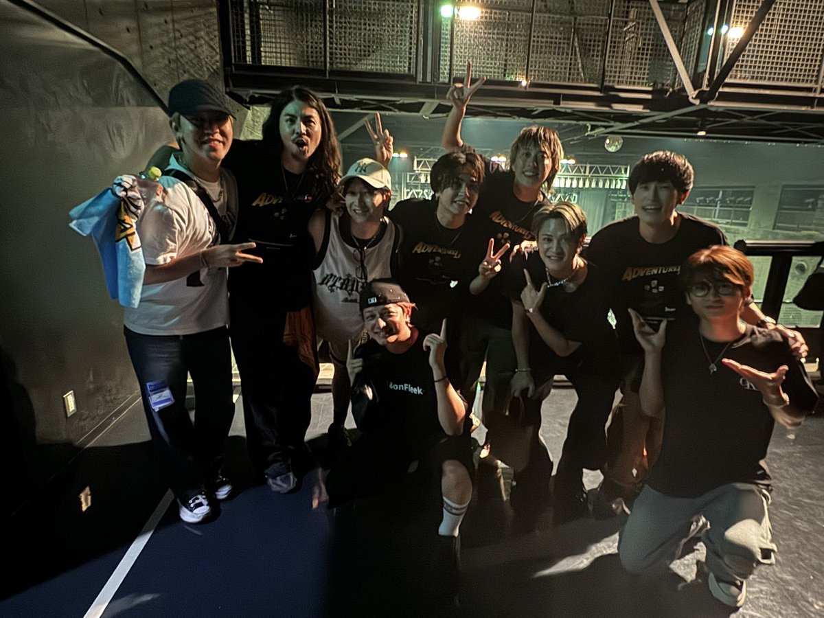 5IN_official's tweet photo. 「Snugs」ワンマンライブへ📣

最高なLIVEへ5IN全員で参戦‼️

これからもよろしくお願いします！

#5IN #Snugs https://t.co/0h8e1q5imz