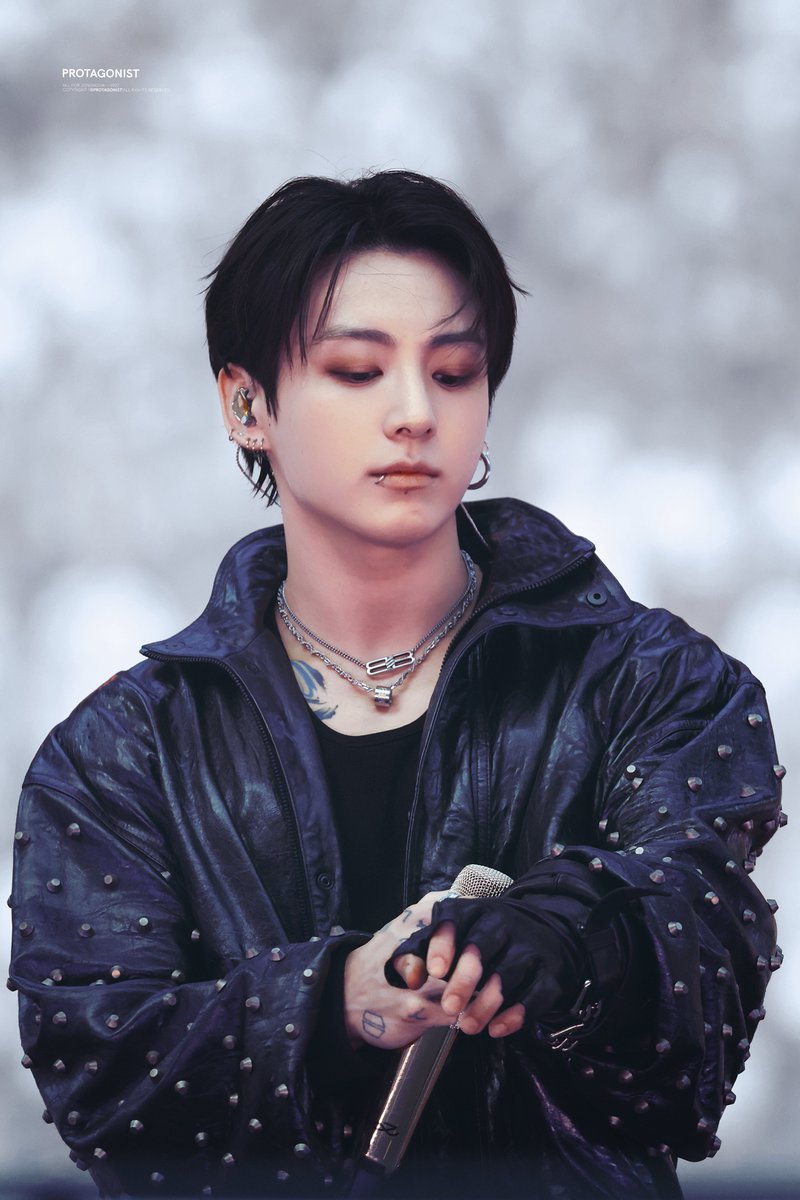 PROTAGONISTJJK's tweet photo. 🖤

#정국 #JUNGKOOK 
#BTS @BTS_twt
#BTS_ARIRANG #BTS_WORLDTOUR_ARIRANG https://t.co/oEBTNOtY1h