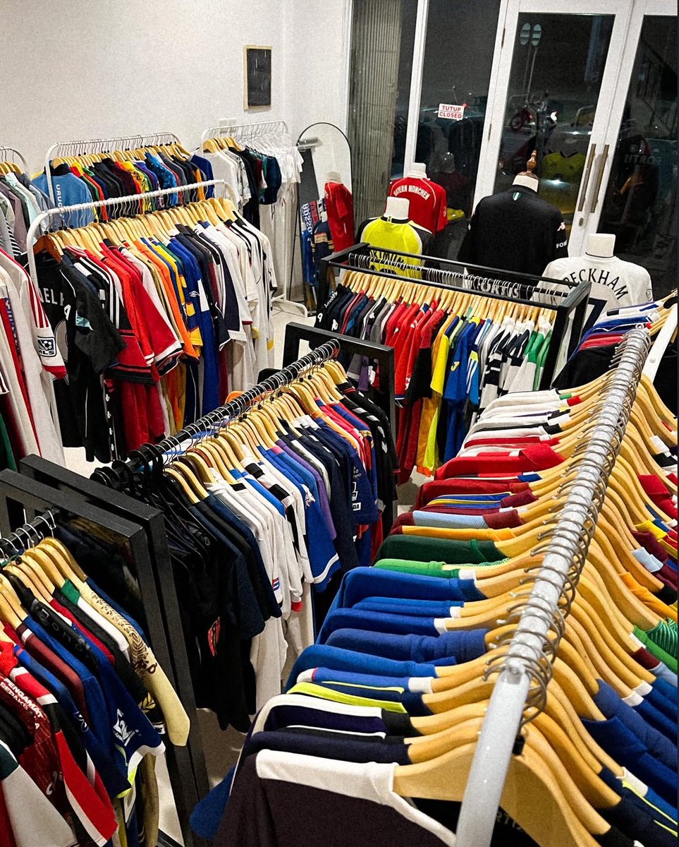 surrameystore_'s tweet photo. Bismillah, WE’RE STILL HERE IN 2026 !! 🫡🍉⚽️✨
—
🚨 Toko Jersey ORIGINAL “𝑨𝒏𝒕𝒊 𝑴𝒂𝒊𝒏𝒔𝒕𝒓𝒆𝒂𝒎” di Bekasi ‼️

📍 Ruko La Monte, ER.1, No.39, Jl. Western Boulevard, Grand Wisata, Bekasi

☕️ Mari mengopi sembari ngobrol jersiii 🤝⚽️✨
—
See you at our store ! 🙌 https://t.co/A0m360j1m6