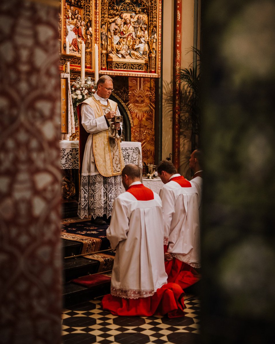 fsspx_utrecht's tweet photo. Ecce Agnus Dei, ecce qui tollit peccata mundi https://t.co/2JOd1S9fiW