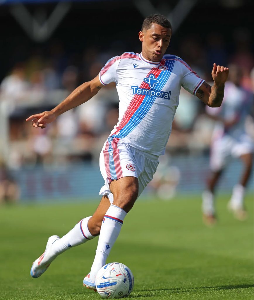 EFCdaily_'s tweet photo. 🚨 BREAKING NEWS - Everton and Crystal Palace are progressing on a swap deal involving Dwight McNeil and Brennan Johnson.

The transfer would not involve any additional money and is a straight exchange of the players. Medicals could take place as early as Monday. [@_pauljoyce] https://t.co/xBWokPQgXF