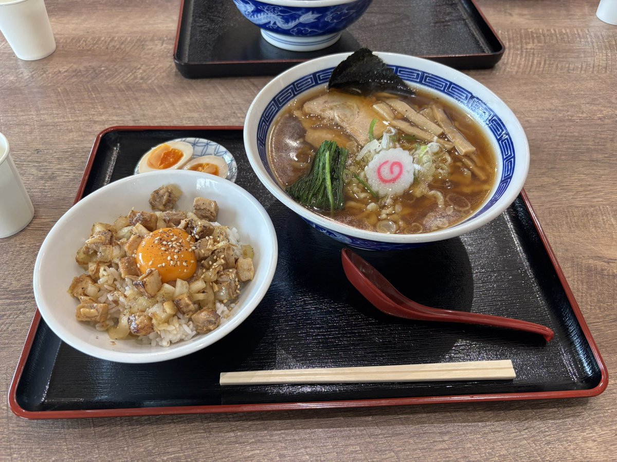 Hayasaki_vrc's tweet photo. 磐梯吾妻スカイライン抜けて昼飯食ったら宿へgo
バカスカに飲んでベロついてます https://t.co/y0ZRHUmDFf