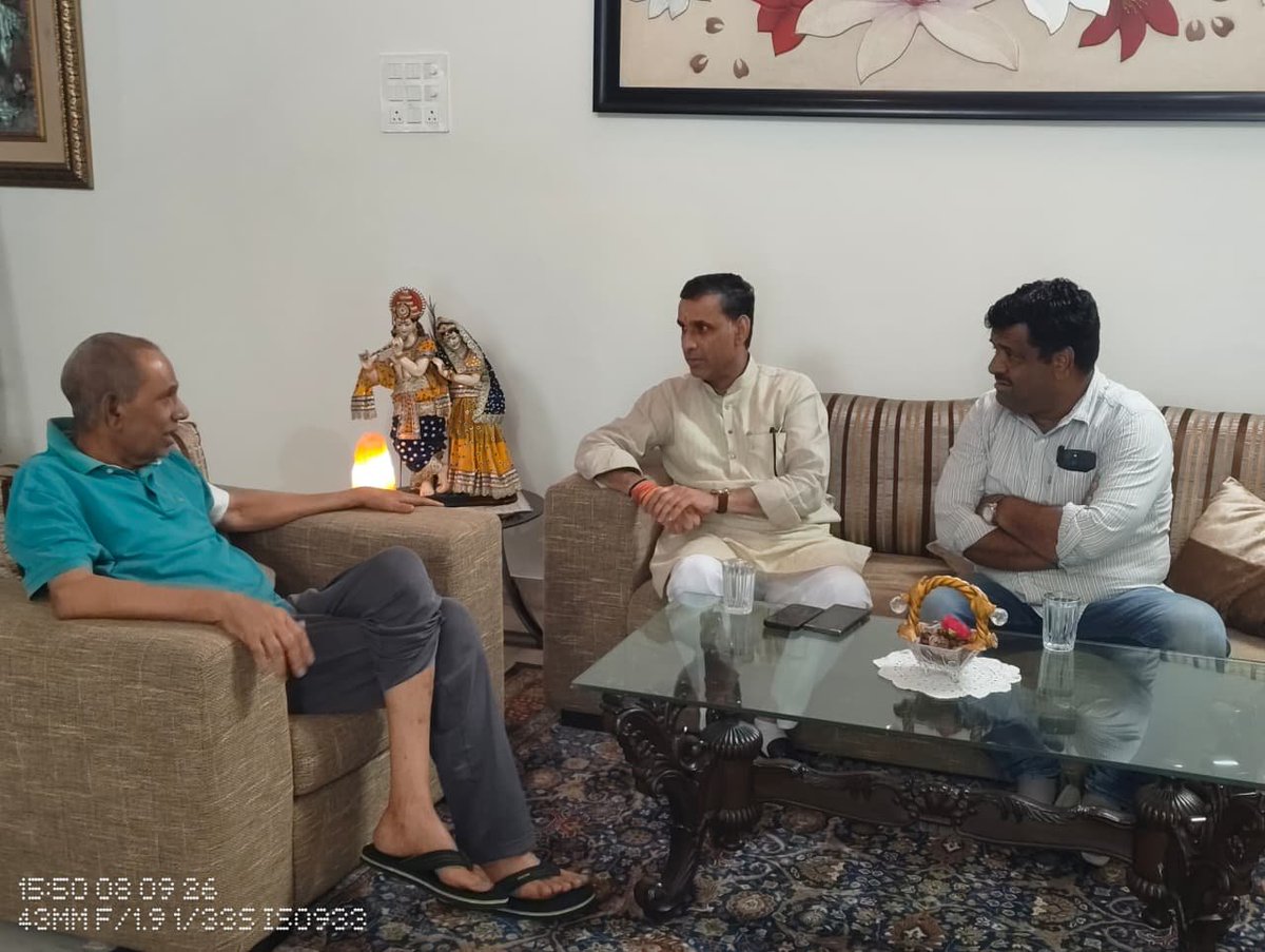 AshokSaini_BJP's tweet photo. आज अलवर प्रवास के दौरान भाजपा के वरिष्ठ नेता और बहरोड के माननीय विधायक डॉक्टर जसवंत यादव जी से उनके अलवर स्थित निवास पर शिष्टाचार भेंट की।

इस अवसर पर विभिन्न समसामयिक विषयों पर सार्थक चर्चा हुई।

#AshokSaini #Bjp #Alwar https://t.co/phO3u4TR5r