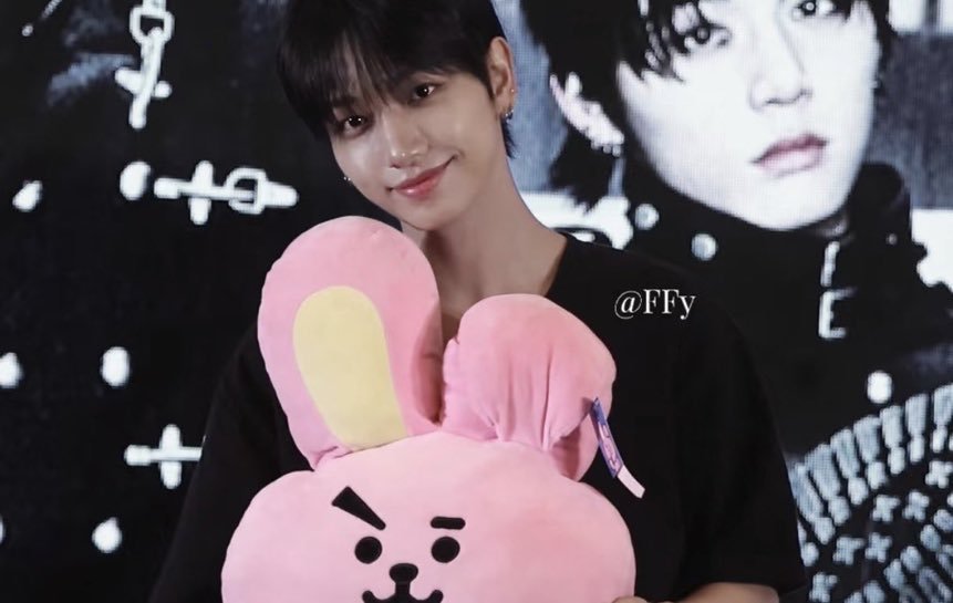 myungkookers's tweet photo. jaehyun with jungkook army zone pc and a big cooky plushie today 😭😭😭😭 he's the cutest ! https://t.co/a9ArkxZUo5