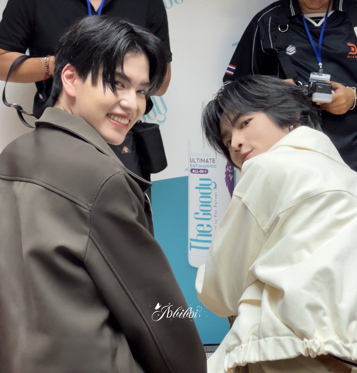 ibbibbibbi's tweet photo. เผลอหูดับ https://t.co/ji00vdhv08
