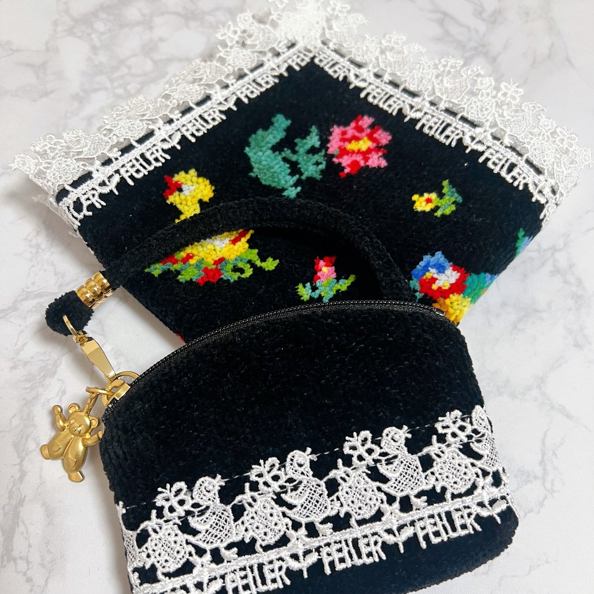_minunu_'s tweet photo. フェイラーと近沢レース店のコラボがとっても可愛くて買ってよかった🐥💐
タオルは大きめで使いやすそう☺️
サイドポーチはチャームがくまさんなのもかわいい🧸♥️ https://t.co/yjTrODWiCI