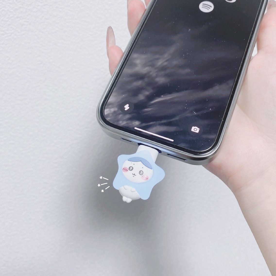 6vwnd's tweet photo. ぽわっとも🌟⋆꙳
サイズのかわいさに思わず買ってしまったけど
良すぎる……スマホ触ってる間ずっと見つめてきてくれる🥹
多少電源は吸われるけどｶﾜｲｲから好し💘 https://t.co/YezQzhoyA1