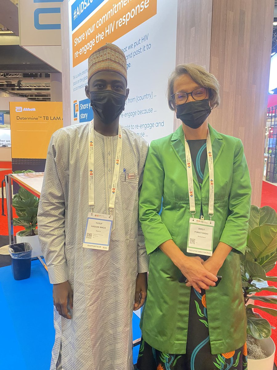 YusufHassanW's tweet photo. Published my UG project in Q1 journal, presented it on scholarship in Germany at #IAS2021 and before Nigeria’s First Lady, which influenced my first job. That project opened doors that have now taken me to 19 countries, plus plenty other goodies. Never joke with your UG project🤣 https://t.co/V4JYXC2syh