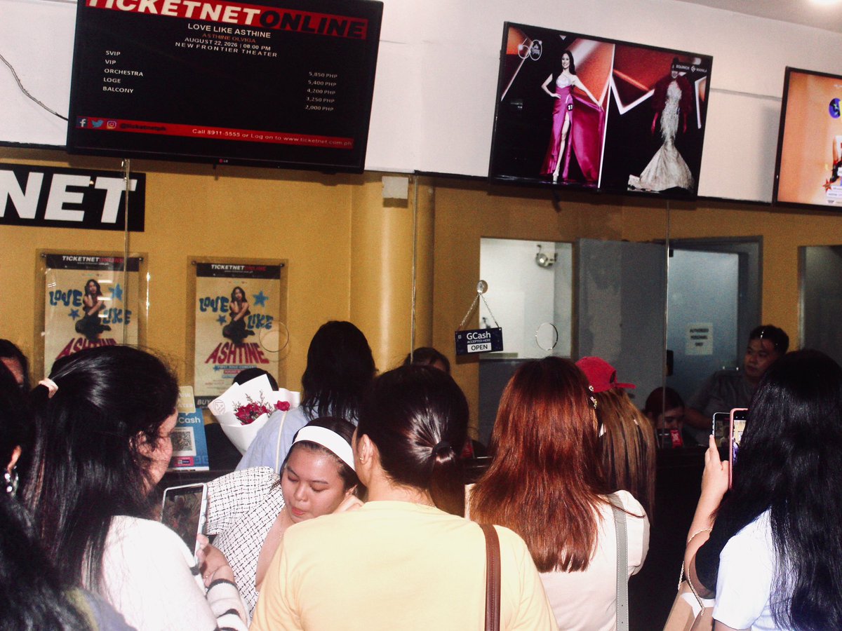 vaa_live's tweet photo. Seeing your energy at the TicketNet Box Office made our hearts full! 💖

Get ready to sing, glow, and make core memories at Love Like Ashtine, Presented by White Rose Papaya, this August 22 at the New Frontier Theater! 👑✨ https://t.co/0dCw45pG3r