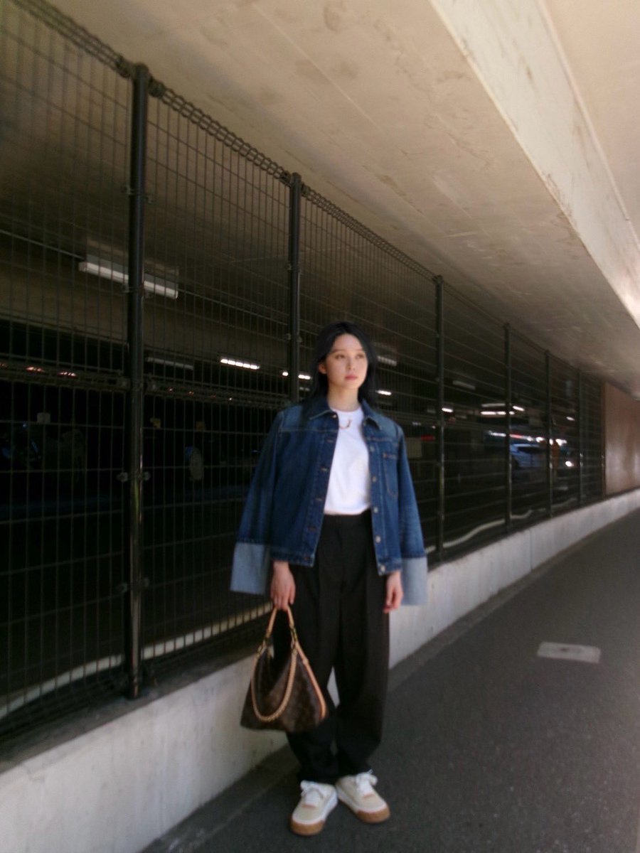 takaishi__akari's tweet photo. @louisvuitton #LVFashion #PR https://t.co/Ku98xtw4Sd