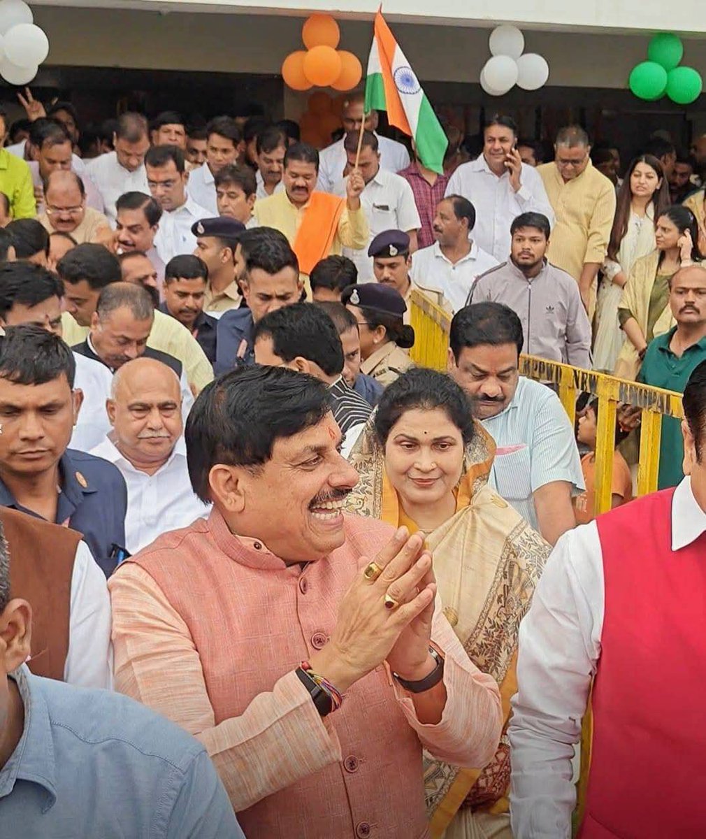 darshansen19's tweet photo. #तिरंगा_यात्रा
टी , टी,नगर स्टेडियम भोपाल
#krishna_Gaur #govindpura 
#हर_घर_तिरंगा #घर_घर_तिरंगा #awadhpur_mandal https://t.co/qVl0vsOV5I