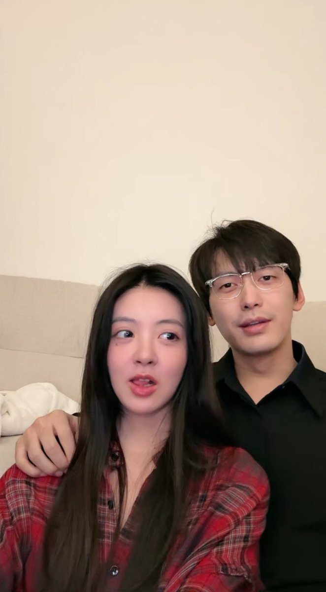Fashion740176's tweet photo. The cutest couple 🥰🥰. They both are loving, witty, fun loving passionate couple. 
#loveactuallys5 https://t.co/SRZlVe1jXK