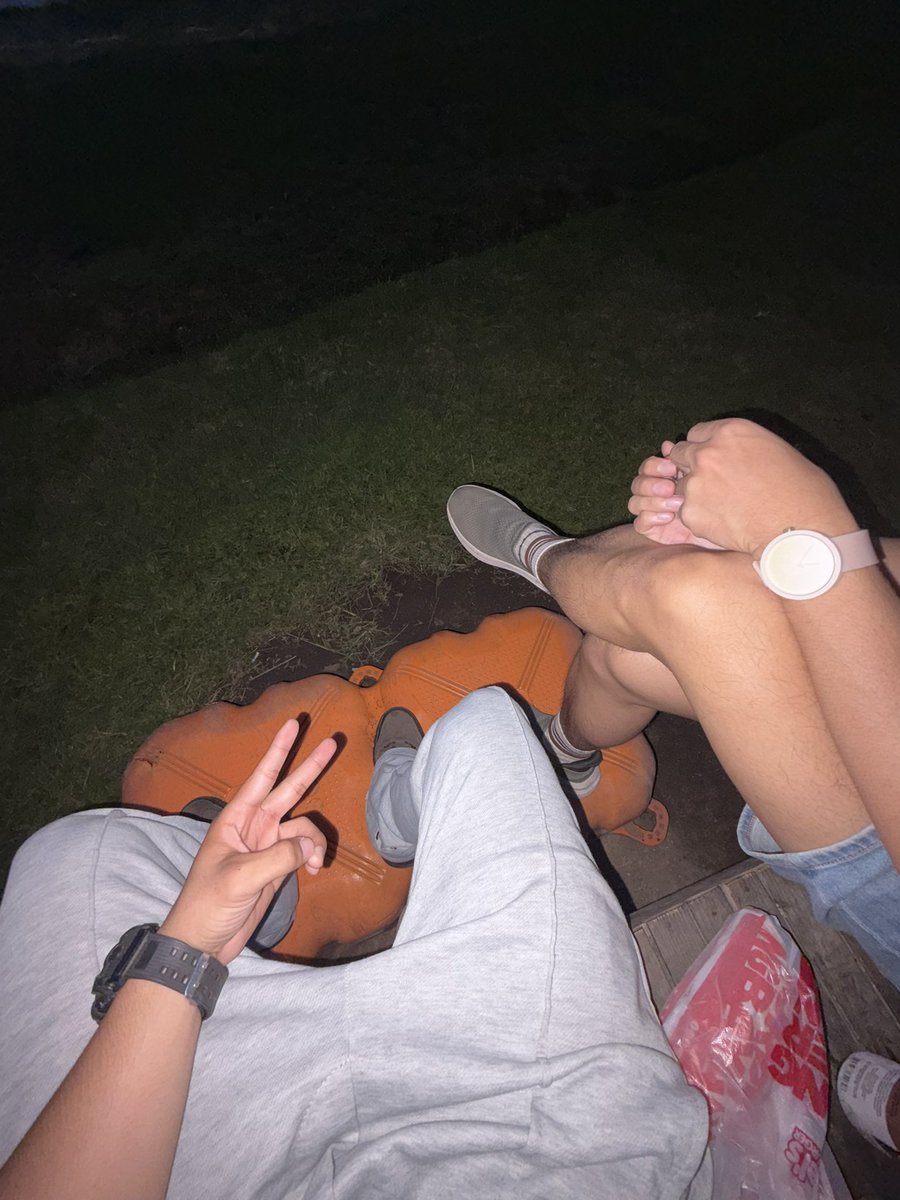 cybergarciaa's tweet photo. this reset after a weekend of chaos hennies https://t.co/68yQJZK7tZ