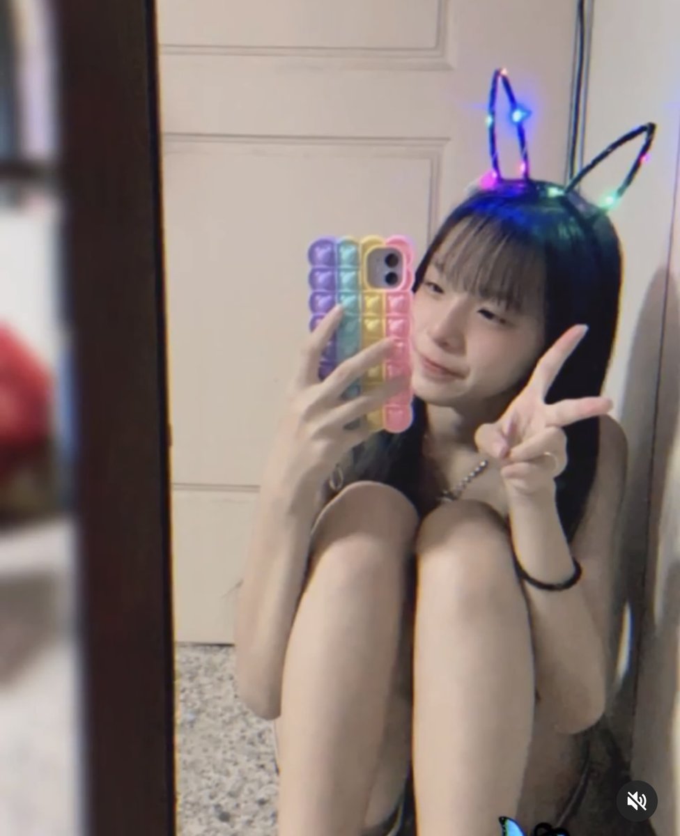 TWvipa5ql's tweet photo. 新北學妹找學長補習竟直接肉償‼️
小騷穴淫水直流，上位很會扭影片流出💕

#按讚解鎖
#小奶
#台灣外流
#新生

📍完整影片📷https://t.co/CWu9CBbrgw
🔥私密討論區：https://t.co/GHQRlvbf5Y

IG完整文檔區：➡https://t.co/3bE2ZYGQRH
高檔喝茶約妹班表：➡https://t.co/k41YnFUVRL https://t.co/87MlWmCMJL