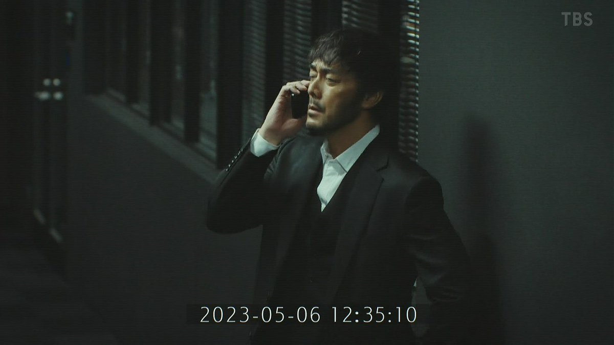 ZanEngineer's tweet photo. 野崎さん、こんな監視カメラの目の前で電話するの、完全に乃木さんへのメッセージやろ。

#VIVANT https://t.co/sphLVTvv03