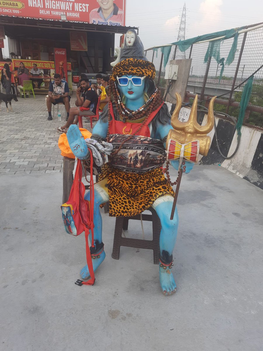 ShriguruPawanji's tweet photo. जरा इन तस्वीरों को देखिये और कमेंट कीजिए।
#कावड़ #Kawar #Shiv #shivbaba #ShivBhakt https://t.co/8n16iKHe0U