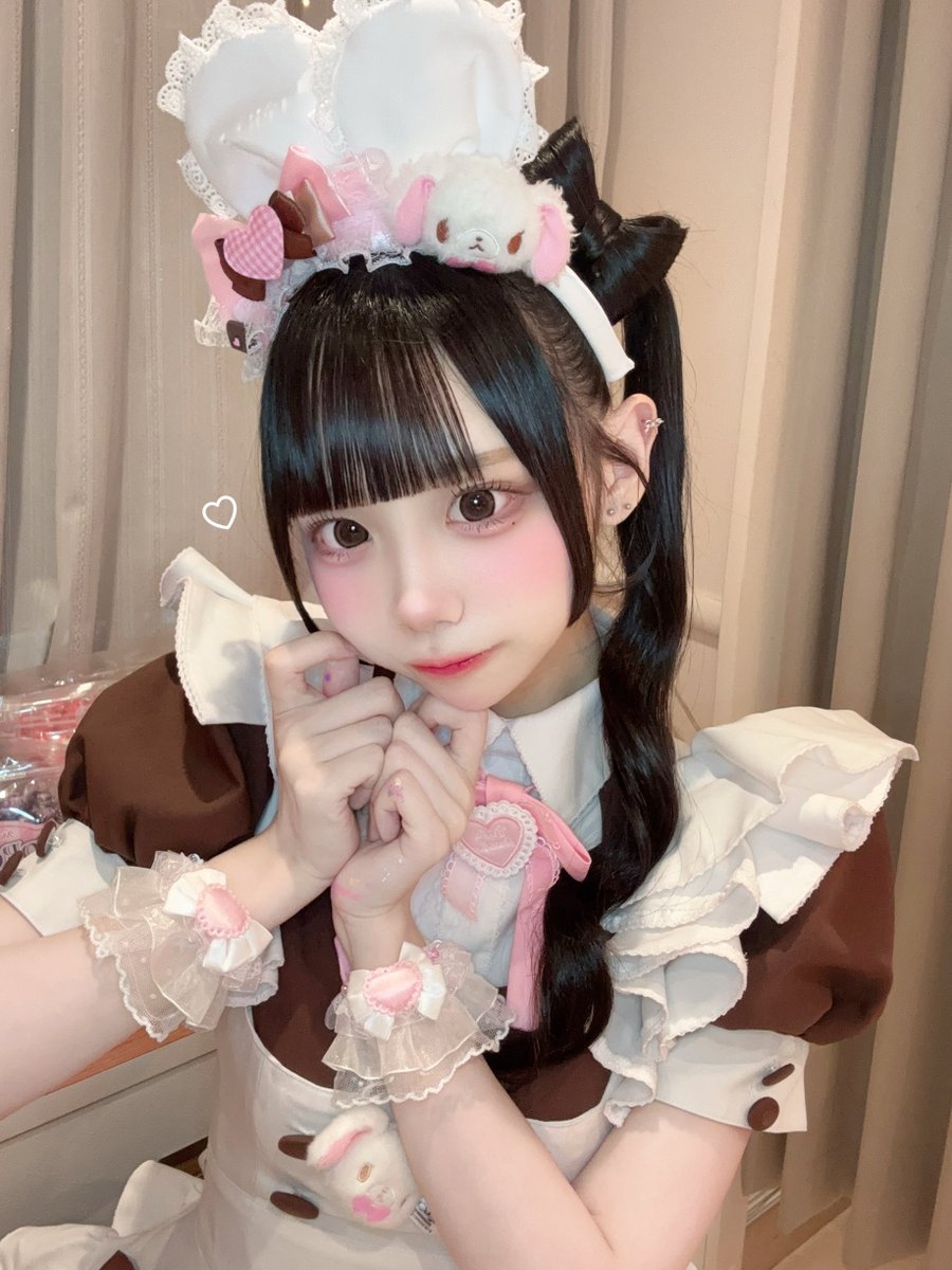 maid_ramune1's tweet photo. りぼんサイドポニー🎀🪽 https://t.co/hLX8RM7uDb