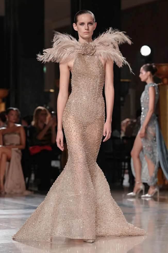 ModeCaf's tweet photo. Elie Saab Fall Winter 2026-2027 Haute Couture.
#Fashionweek #fashion #hautecouture #fashionstyle #StylistVietNam #FashionMagazine #phoido #Mixmatch #dress https://t.co/D94S0iLRzM