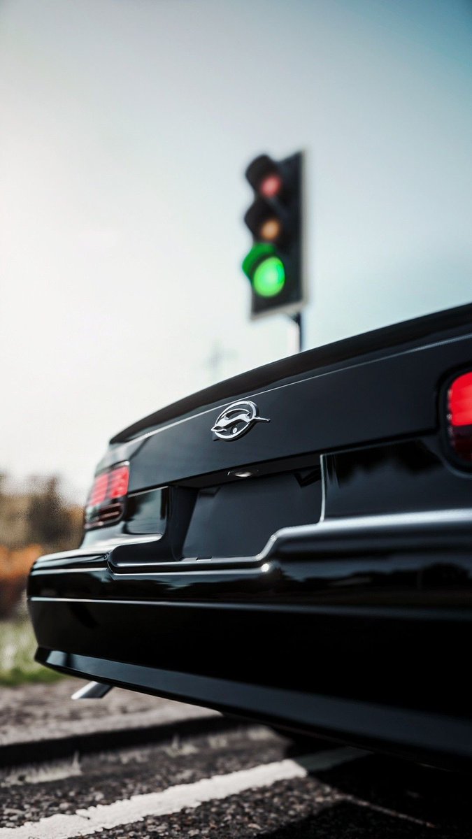 Radrxi19's tweet photo. Cop Car DNA with a Luxury Disguise: Beneath its sleek exterior, it relied on the legendary Caprice 9C1 Police Package suspension, upgraded with de Carbon gas shocks and 4-wheel disc brakes.
#Chevrolet #ImpalaSS #Caprice9C1 https://t.co/pSkQTMfhK8