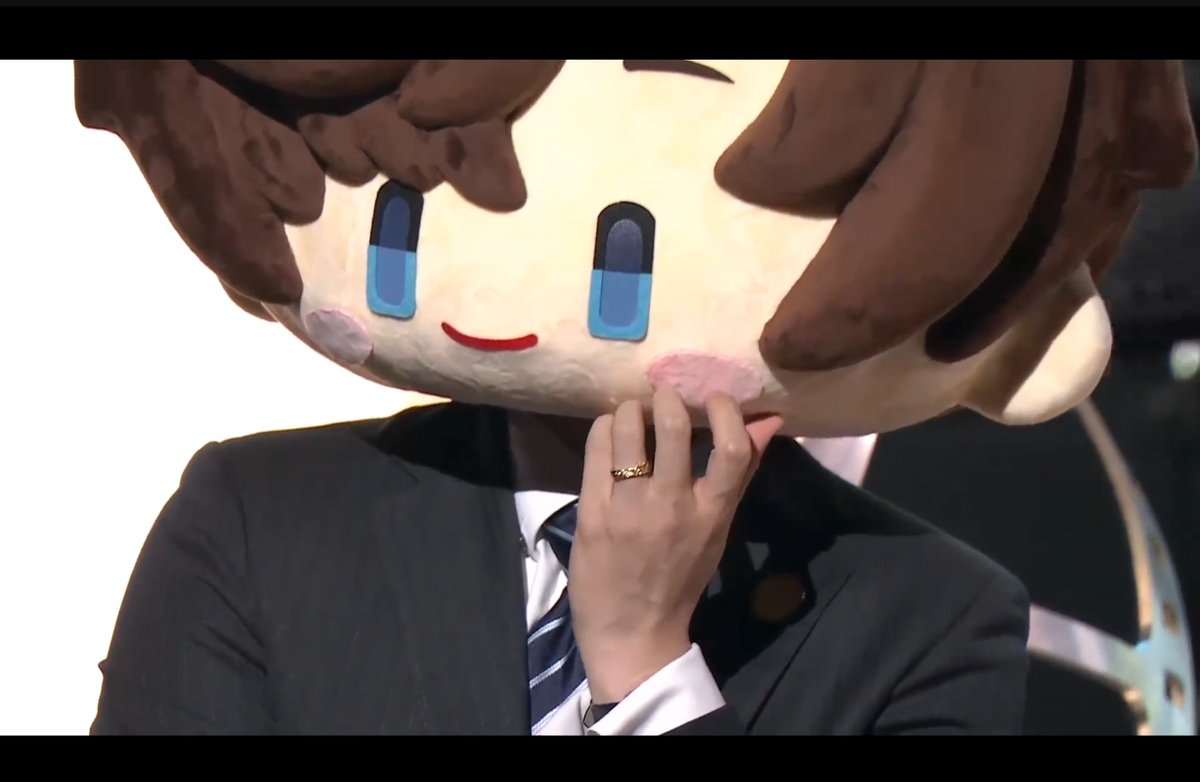 SharkBunZ's tweet photo. the big heads and their rings <33 https://t.co/7RgAHsO7LQ