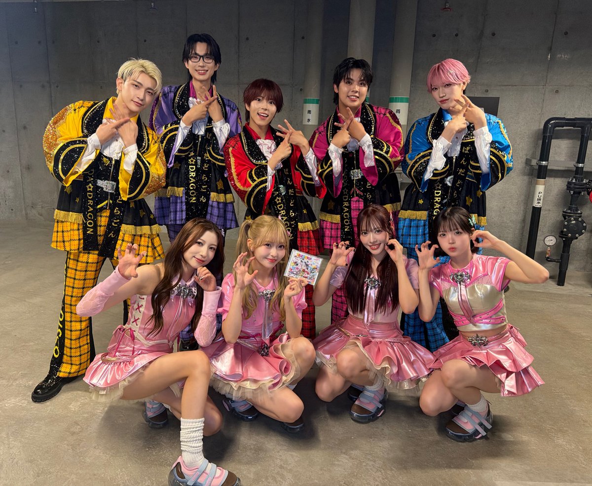 info__paragon's tweet photo. #でか美祭 2026にて

@​onefiveさんとお写真を撮らせていただきました📸

ありがとうございました🎀

@onefive_music 
#onefive https://t.co/mMWoFCfTqA