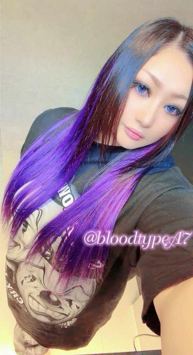 bloodtypeA7's tweet photo. ピンクがいい感じに抜けたので
お盆休み前に
青紫にしてきたー♡♡♡

かわいすぎるるるるる
ほんといつもお願いした通りにしてくれる

カラー作るのうますぎる https://t.co/T5BSXvA5Lh