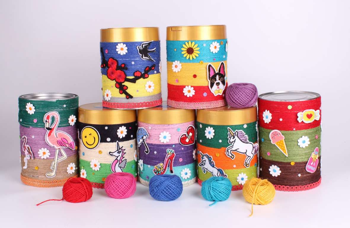 LaurelHuntmati's tweet photo. Turn an old glass jar into a cute pen holder in 2 mins! Add some colorful twine and a little paint to it—simple, eco-friendly, and functional. #UpcycleCrafts https://t.co/bnLTPp7E6t