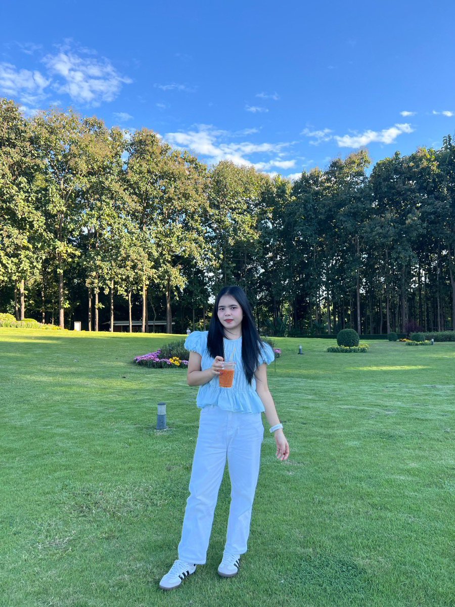 Hellobenz1's tweet photo. 📍Ta ta chiang dao 🌳⛰️🍵✨
ชอบมากที่สุดดด วิวสวย เหมือนภาพวาดเลยนั่งมองวิวได้ท้างวันน 🤏🏻 https://t.co/ECsEv2e3AX