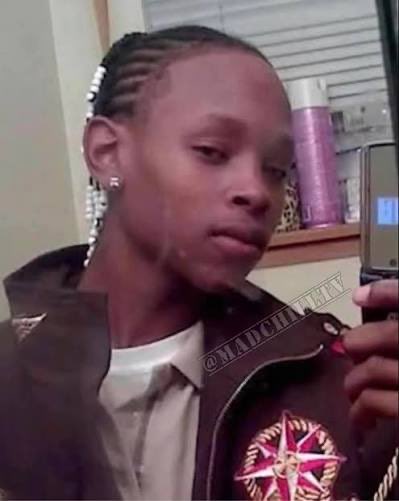 RapCatchUp's tweet photo. Happy Birthday to Legendary Chicago Drill rapper #KingVon, real name Dayvon Daquan Bennett. 

He Iost his l*fe back in 2020 when he was 26 years old, but he would have turned 32 Years Old today 🎂🕊️👑 https://t.co/RDi2Wj5HPZ