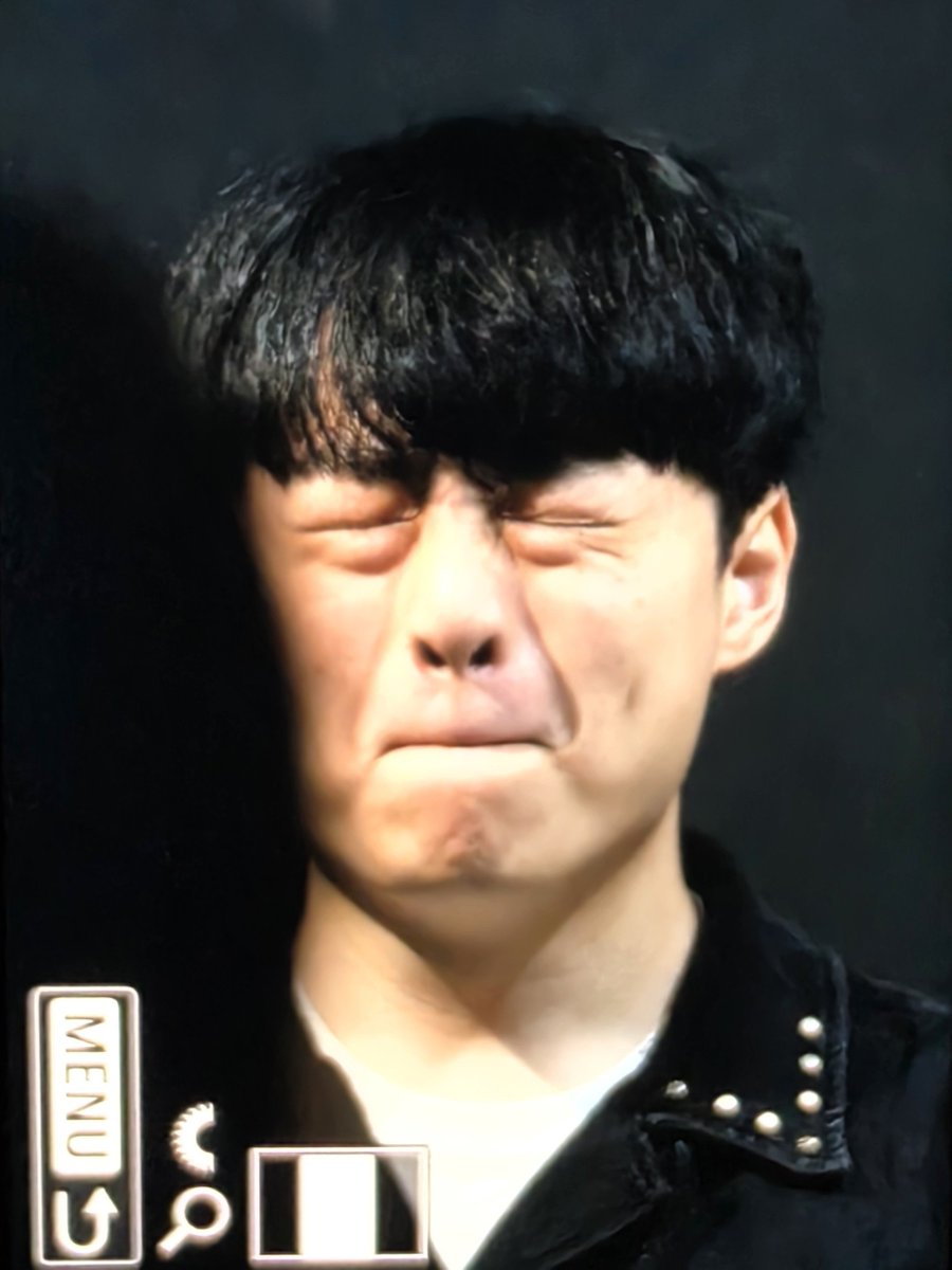 showxshow00's tweet photo. 김대호이새끼가 듣고 허수 이만큼 웃참함;; https://t.co/HFoq767R4O