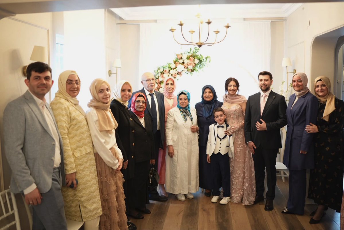 drbetulsayan's tweet photo. Fatmanur ve Çağatay kardeşlerimizin nişan yüzüklerini taktık, sevinçlerini paylaştık.

Mutlu bir hayat için ilk adımları olsun inşallah.

Rabbim hayırlısıyla tamamına erdirsin. 💐 https://t.co/dKODGQqprw