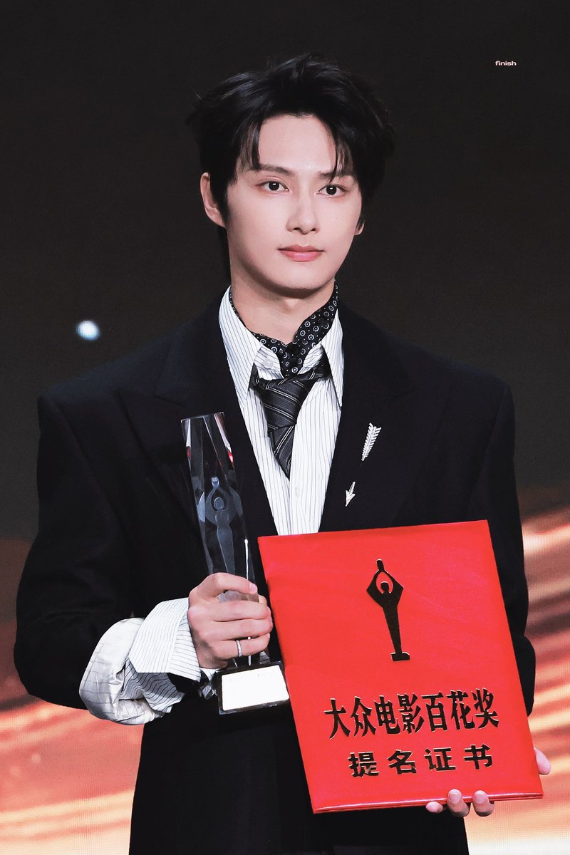 moongjjuntea's tweet photo. At the age of 30, he is doing so well and still going strong in both of his career as an actor and an idol. He stayed the same —hardworking, humble, put so much dedication into his works and his love towards his group members remain unchanged. You are doing great, junhui 🫳 https://t.co/ntFtZikYdK