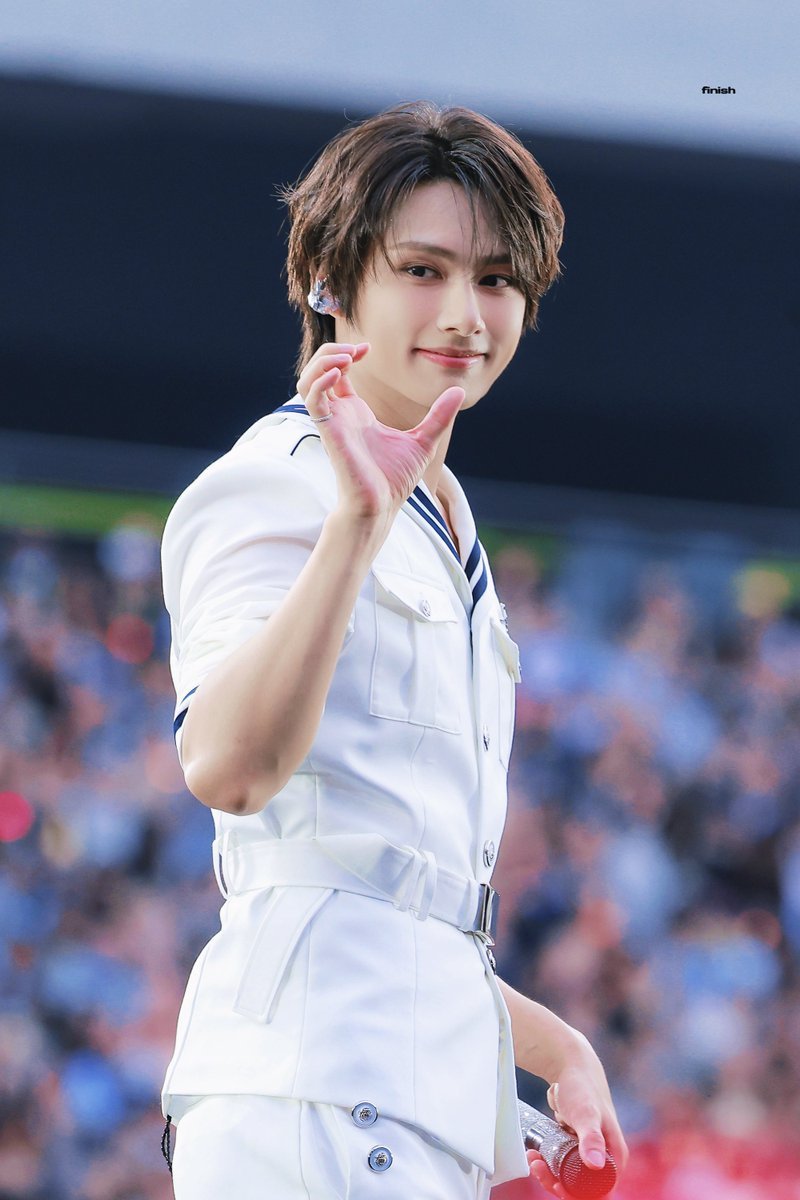 moongjjuntea's tweet photo. At the age of 30, he is doing so well and still going strong in both of his career as an actor and an idol. He stayed the same —hardworking, humble, put so much dedication into his works and his love towards his group members remain unchanged. You are doing great, junhui 🫳 https://t.co/ntFtZikYdK