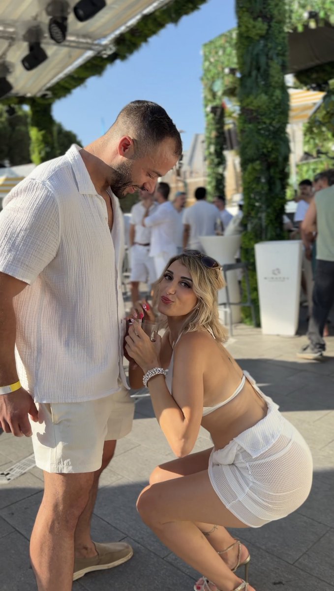 chloesanchezX's tweet photo. T’es prêt à me re(découvrir) comme à l’époque ? C’est à dire ultra 🔥🔥🔥 avec de nouvelles 🍆🍆 😜😜😜

Reste bien connecté car les prochains mois vont être torrides avec moi ‼️

⚠️Uniquement sur mon Ⓜ️⚠️ https://t.co/djW3bP11vJ