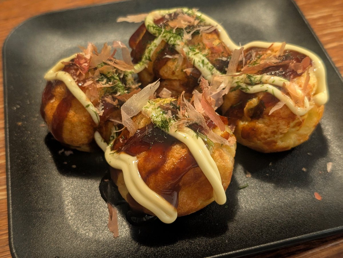 ochasuki_moon's tweet photo. 大阪行ってないけどおれもたこ焼き https://t.co/a1Z3MOkC0K