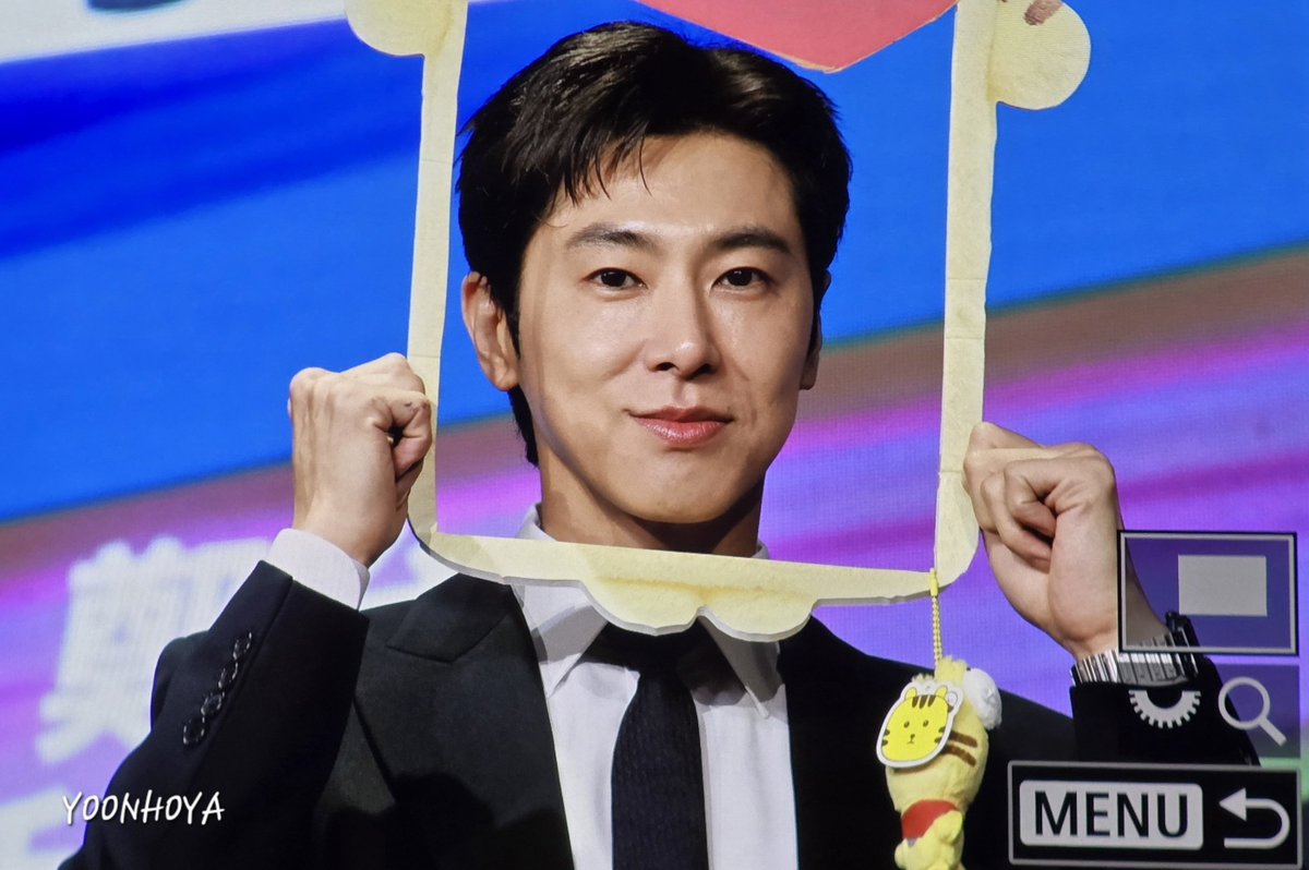YOONHOYA_COM's tweet photo. 260809 윤호 마카오 팬사인회(1)

#유노윤호 #정윤호 #UKNOW #TVXQ! https://t.co/Z0qVooPOWO